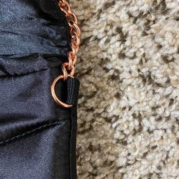 NWOT black satin quilted clutch w/ magnetic closure & rose gold chain - Picture 3 of 5
